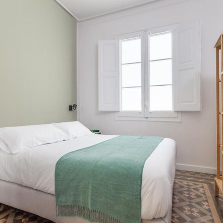 6 Dormitorios En Apartamento Modernista En El Corazon De Barcelona Exterior foto